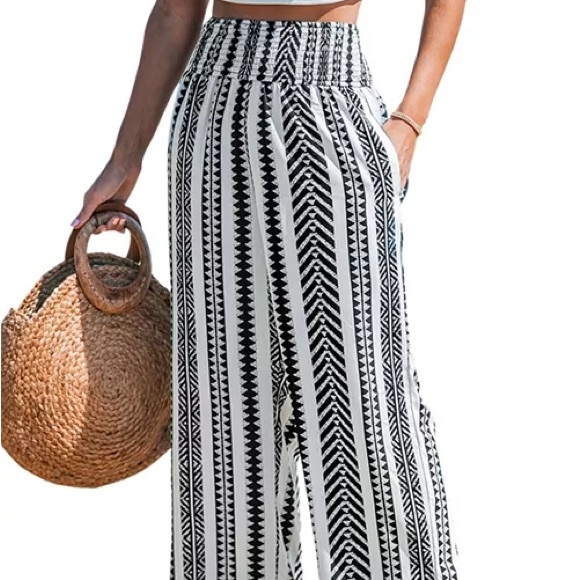 Cupshe Women’s Smocked Waist Pants - Picture 4 of 4